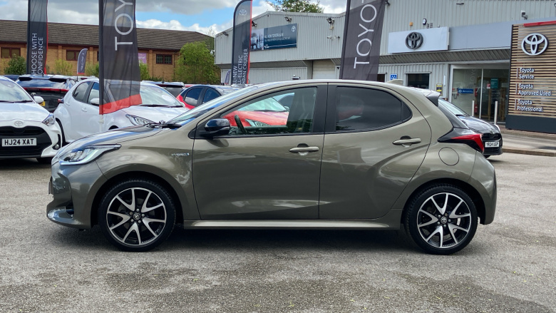 Toyota Yaris 1.5 Hybrid Dynamic 5dr CVT Hybrid Hatchback